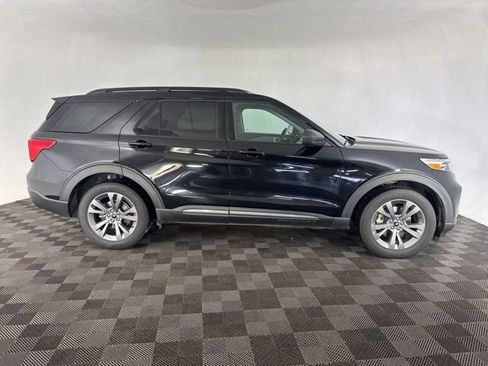 Used 2021 Ford Explorer XLT w/ Equipment Group 202A image 5