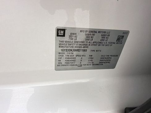 Used 2017 Cadillac Escalade Platinum RWD image 21