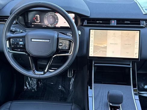 Certified 2025 Land Rover Range Rover Velar Dynamic SE image 15