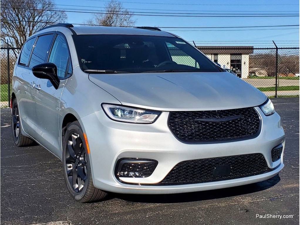 New 2026 Chrysler Pacifica Select w/ S Appearance Package FWD image 7