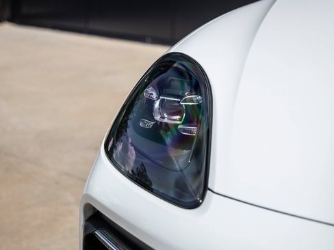Certified 2023 Porsche Cayenne AWD/4WD image 18