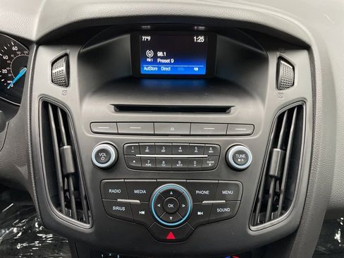 Used 2017 Ford Focus SE image 31