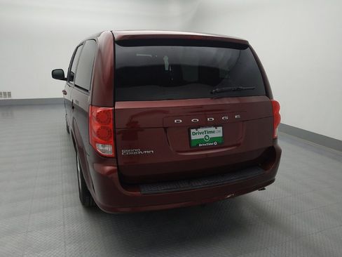 Used 2017 Dodge Grand Caravan SE image 6