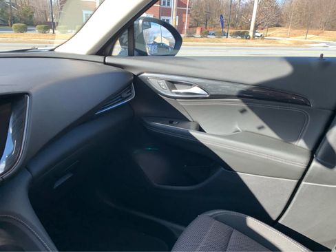 Used 2023 Buick Envision Preferred image 21