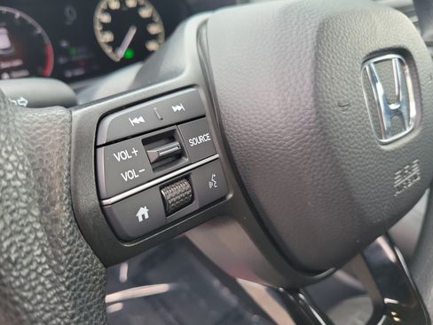 Certified 2025 Honda HR-V LX image 23