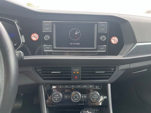 Used 2024 Volkswagen Jetta SE image 12