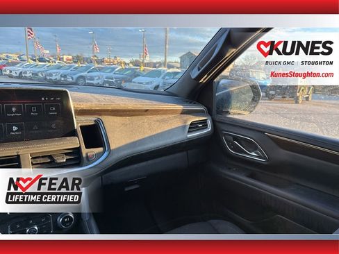 Used 2023 GMC Yukon XL SLE image 41