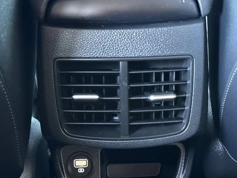 Certified 2023 Kia Seltos SX w/ SX Sunroof Package AWD/4WD image 17