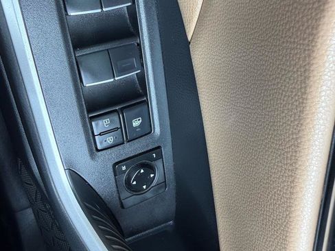 Used 2019 Toyota RAV4 XLE Premium FWD image 32