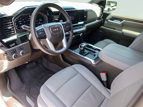Used 2023 GMC Sierra 1500 SLT AWD/4WD image 13