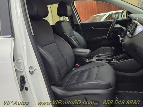 Used 2016 Kia Sorento EX FWD image 15