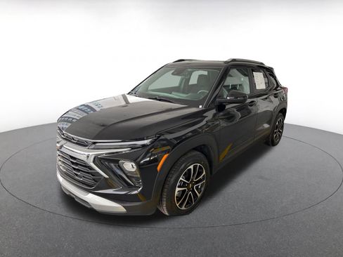 Used 2025 Chevrolet TrailBlazer LT image 4