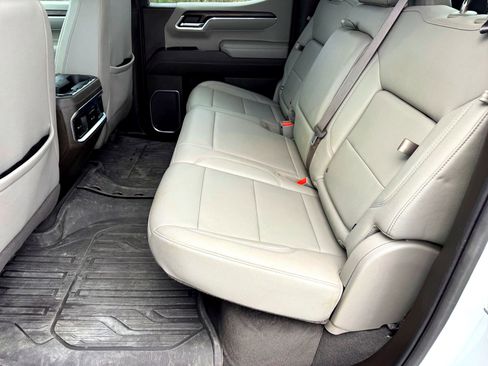 Used 2023 GMC Sierra 1500 SLT image 19