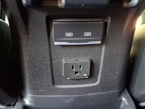Used 2021 Jeep Wrangler Unlimited Sahara AWD/4WD image 14