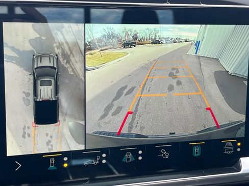 Used 2022 Chevrolet Silverado 1500 High Country w/ High Country Premium Package image 16