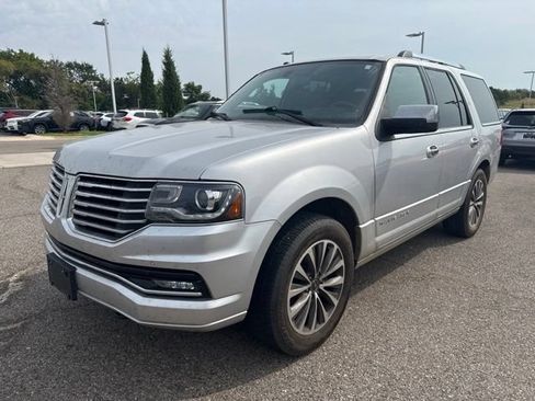 Used 2015 Lincoln Navigator 4WD image 1
