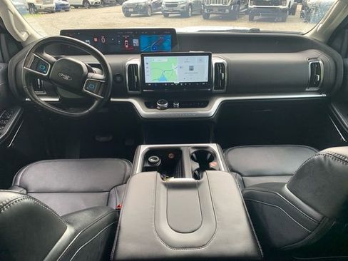 Certified 2025 Ford Expedition Platinum AWD/4WD image 18