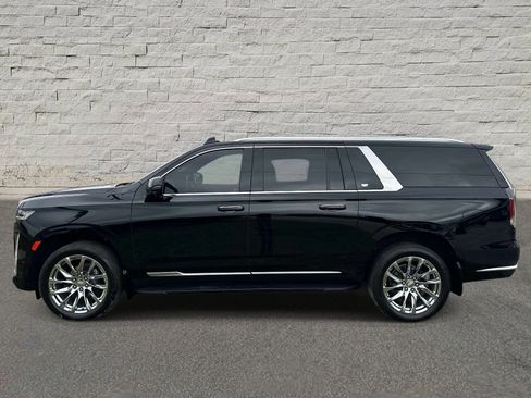 Used 2023 Cadillac Escalade ESV Premium Luxury AWD/4WD image 2