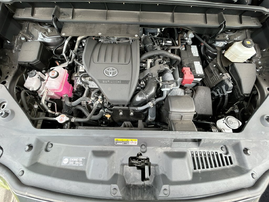 Used 2024 Toyota Highlander LE AWD/4WD image 31
