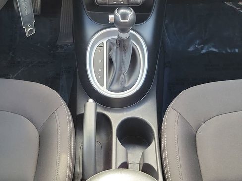 Used 2016 Kia Soul image 18