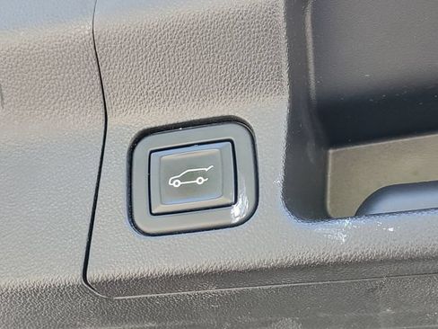 Used 2023 GMC Acadia SLE w/ Driver Convenience Package AWD/4WD image 10