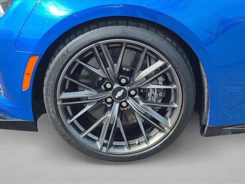 Used 2018 Chevrolet Camaro ZL1 w/ LPO, ZL1 Protection Package RWD image 21