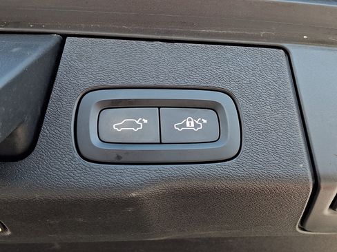 Used 2023 Volvo XC60 B5 Ultimate w/ Climate Package AWD/4WD image 33