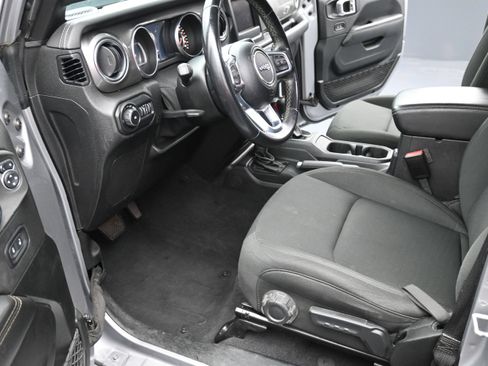 Used 2021 Jeep Wrangler Unlimited Sahara AWD/4WD image 12