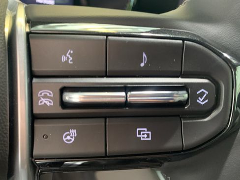 New 2026 Chevrolet Colorado ZR2 w/ Technology Package AWD/4WD image 18
