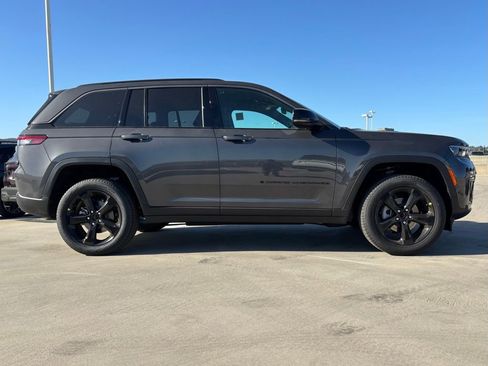 New 2026 Jeep Grand Cherokee Limited image 2