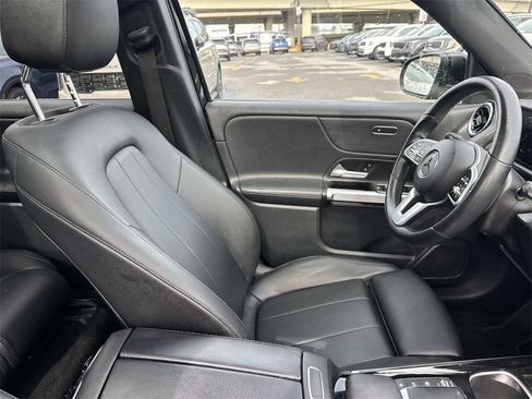 Used 2022 Mercedes-Benz GLB 250 image 24