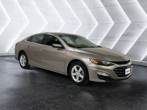 Used 2023 Chevrolet Malibu LT w/ Driver Confidence Package FWD image 1
