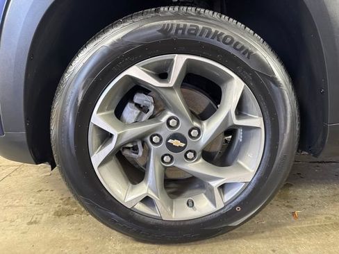 Used 2024 Chevrolet Trax LT FWD image 11
