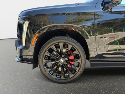 Used 2026 Cadillac Escalade V w/ LPO, ONYX Package AWD/4WD image 12