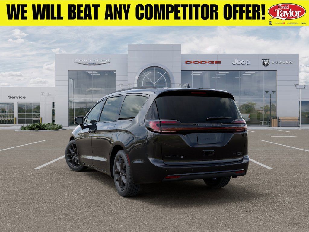 New 2027 Chrysler Pacifica Limited AWD/4WD image 3