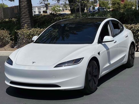 Used 2025 Tesla Model 3 Long Range image 16
