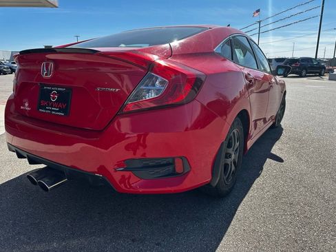 Used 2019 Honda Civic Sport image 4