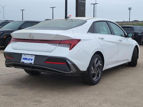New 2026 Hyundai Elantra Limited FWD image 5