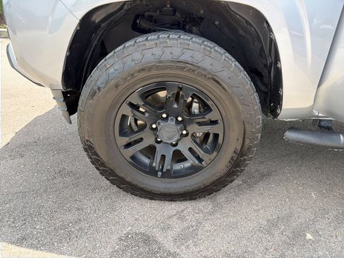 Used 2016 Toyota Tacoma SR5 w/ Towing Package AWD/4WD image 27