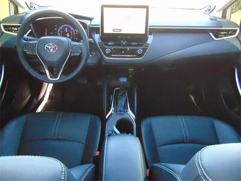Used 2025 Toyota Corolla XLE image 23
