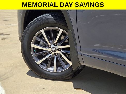 Used 2018 Toyota Highlander XLE FWD image 32