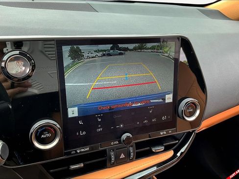 Used 2025 Lexus NX 250 FWD image 11