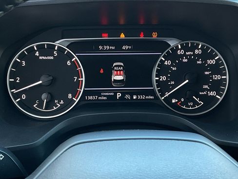 Certified 2025 Nissan Rogue SV image 22