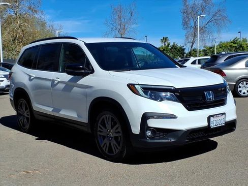 Certified 2022 Honda Pilot Sport image 3