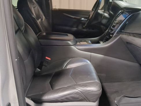 Used 2015 Cadillac Escalade Platinum image 37