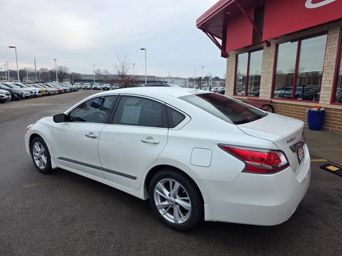 Used 2015 Nissan Altima 2.5 SV image 5