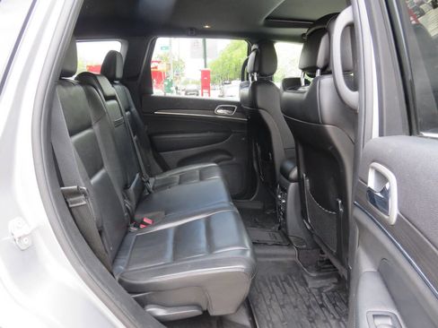 Used 2018 Jeep Grand Cherokee Limited AWD/4WD image 22