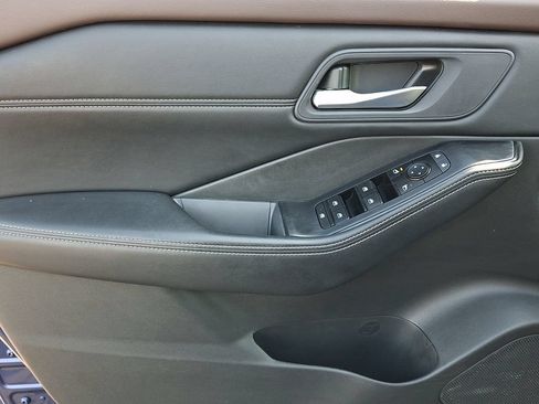 Certified 2023 Nissan Rogue SV w/ SV Premium B Package AWD/4WD image 13