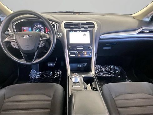 Used 2019 Ford Fusion SE FWD image 7