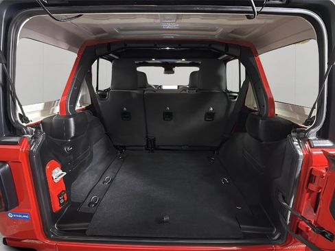 Used 2024 Jeep Wrangler Willys image 34